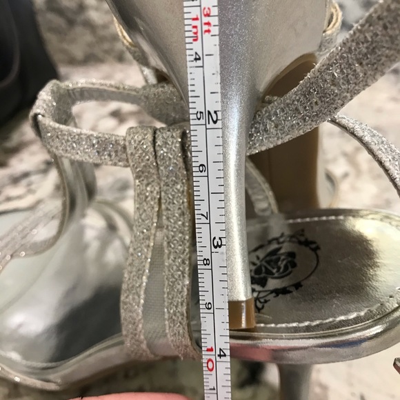 Silver shoes - Picture 7 of 13